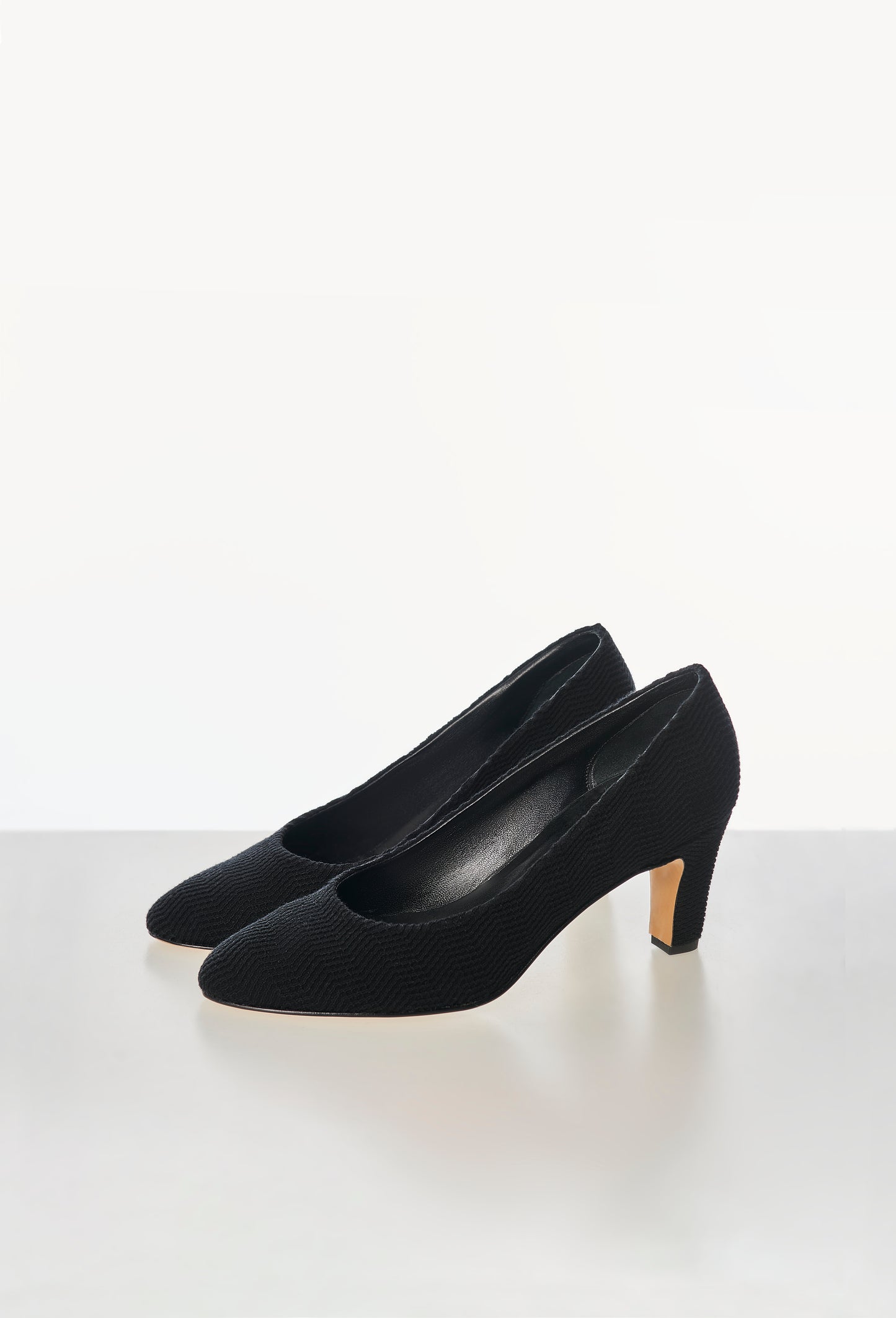 Geometric Rib-Knit Pumps in Black