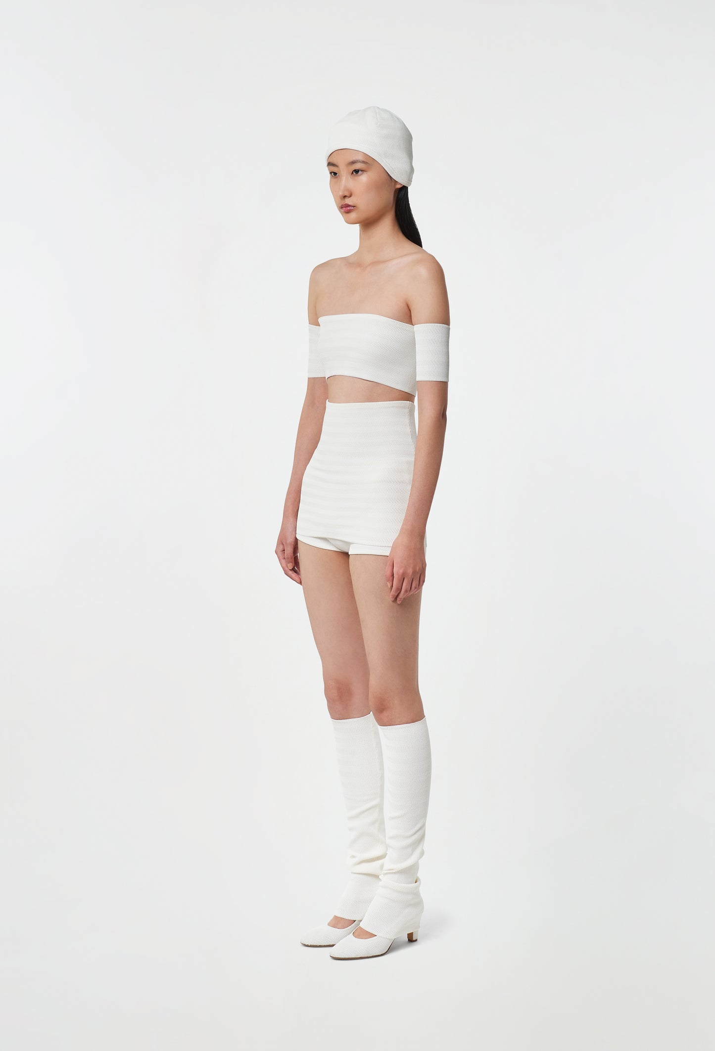 Knit geometric rib tube