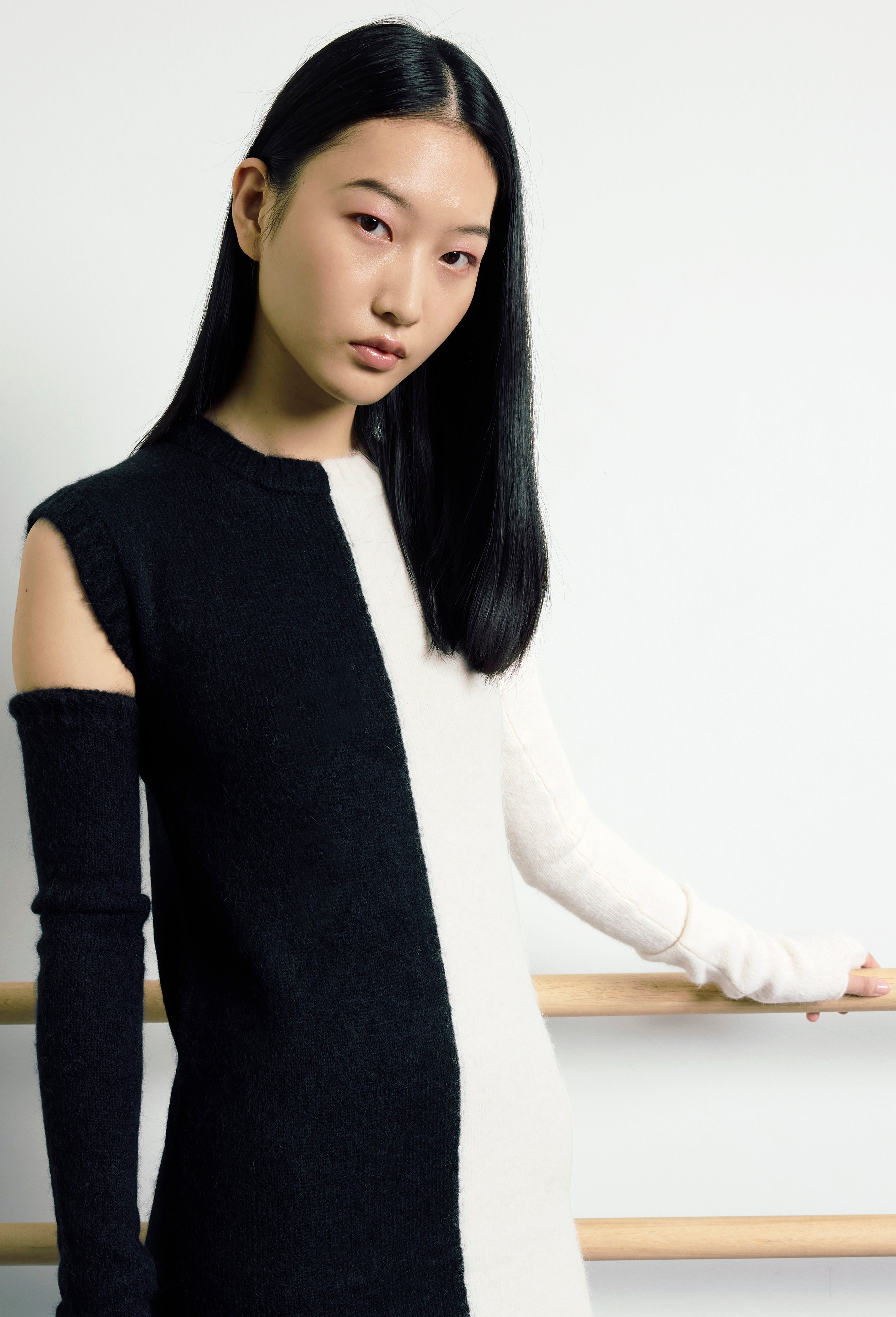 Knit Intarsia Alpaca Dress in Black and Calla white