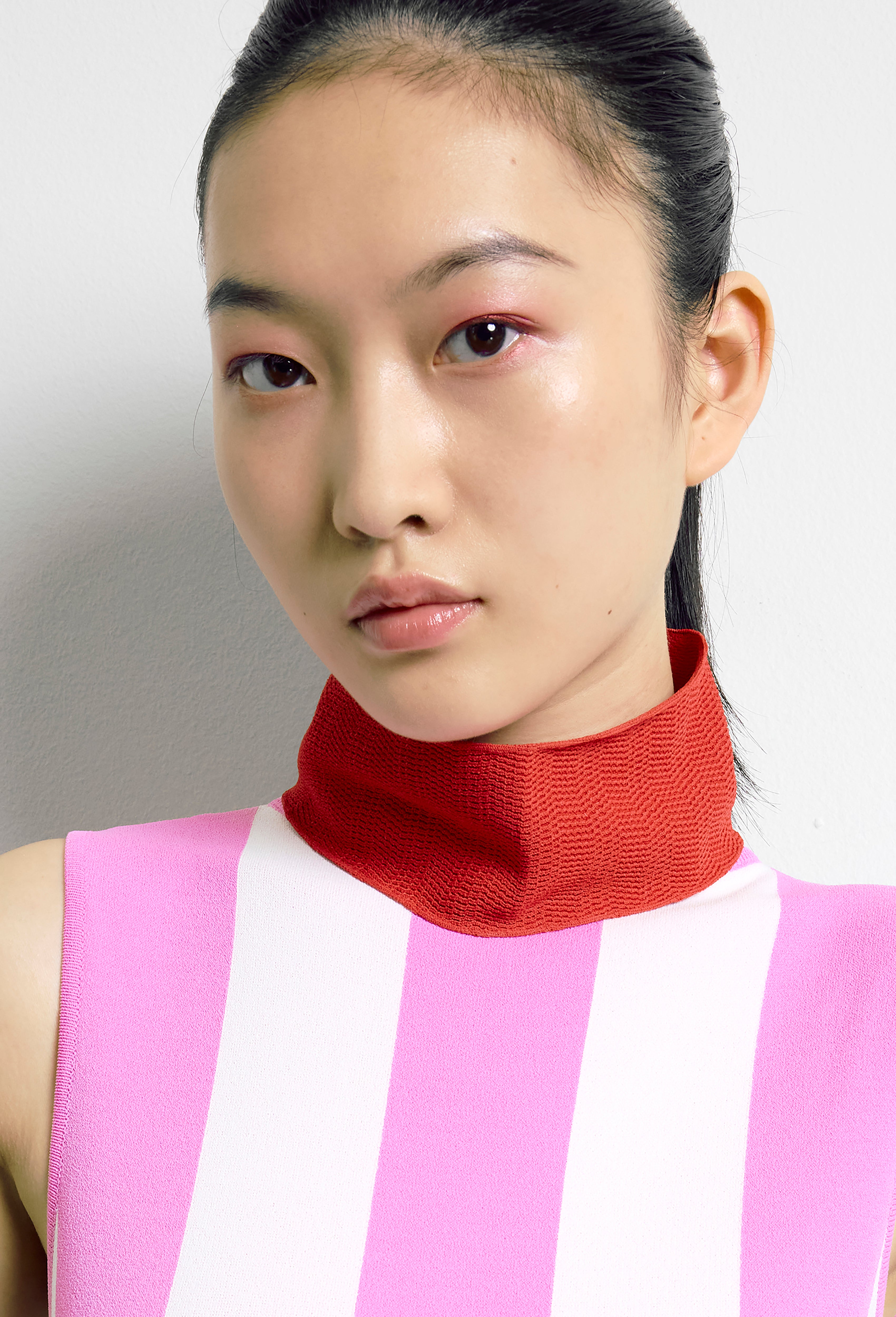 Geometric Rib-Knit Collar Band in Apple Red