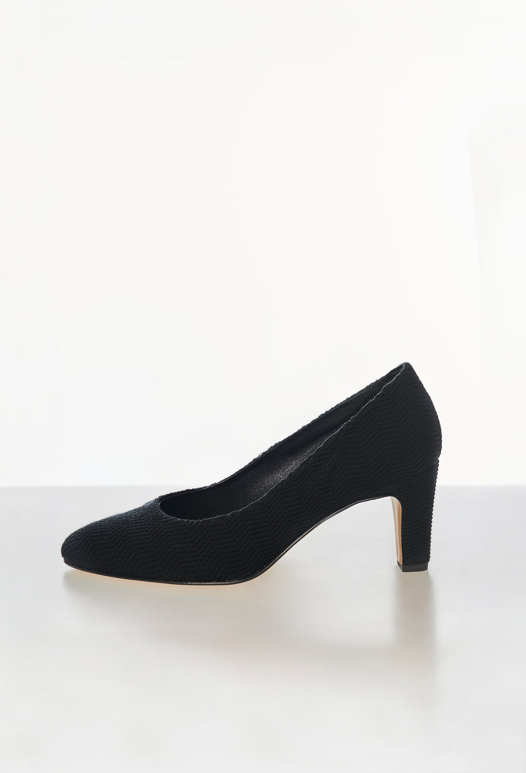 Geometric Rib-Knit Pumps in Black