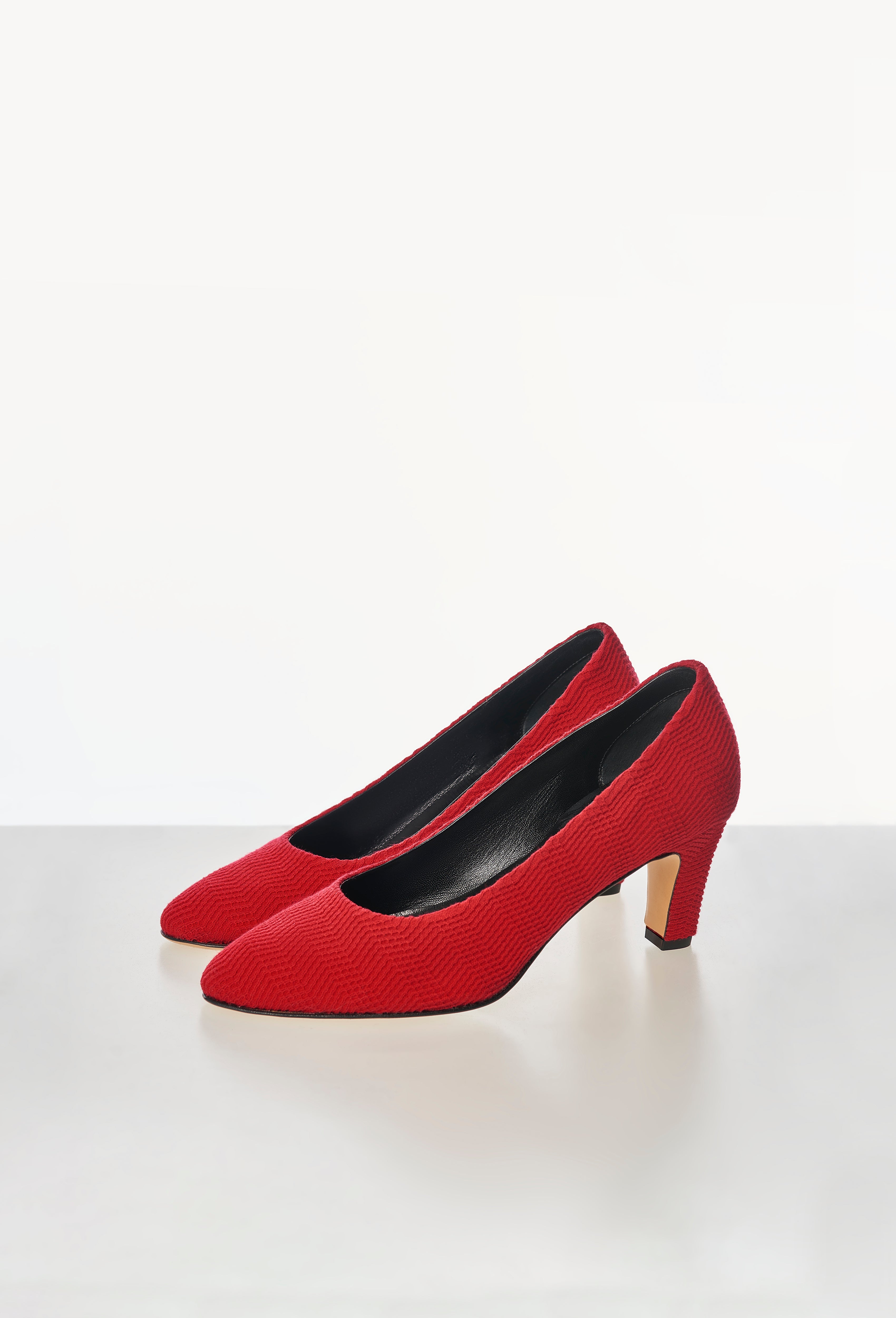 Geometric Rib-Knit Pumps in Apple Red